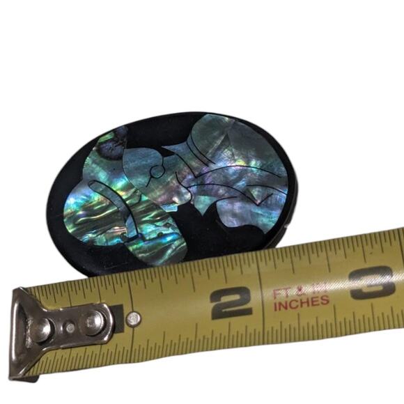 Vintage Mother Of Pearl Portrait Of A Woman With Hat Brooch - Picture 3 of 3